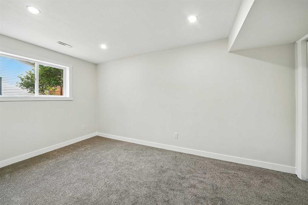 3732 47 Street Property Photo 24
