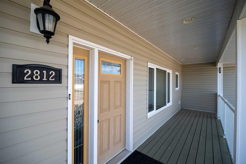 2812 45 Avenue Property Photo 3
