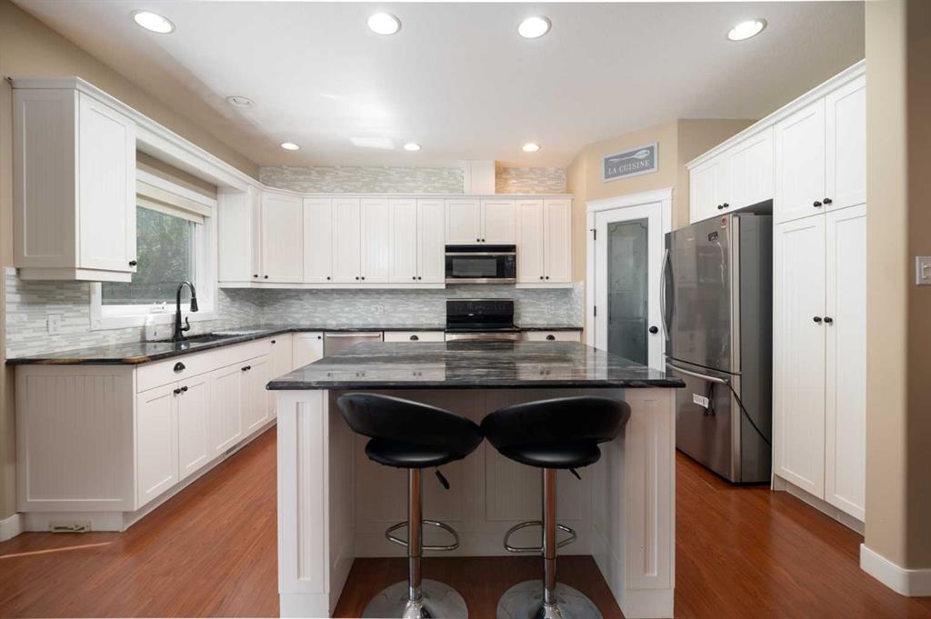 2812 45 Avenue Property Photo 9