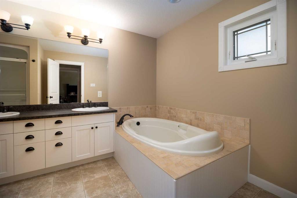2812 45 Avenue Property Photo 18