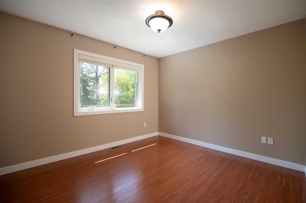 2812 45 Avenue Property Photo 22