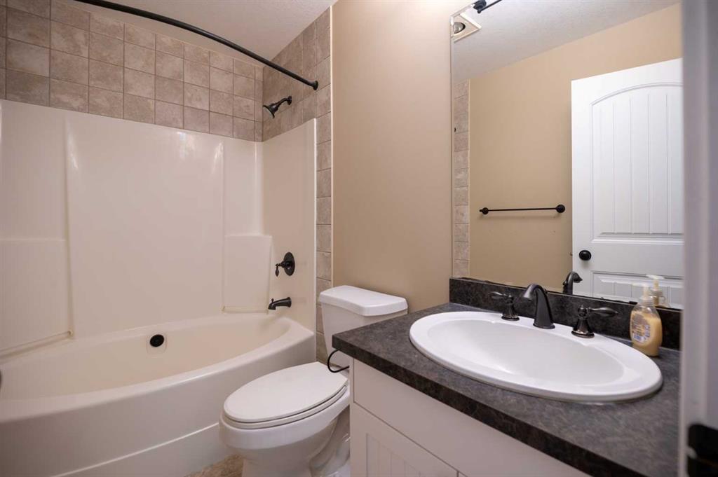 2812 45 Avenue Property Photo 23