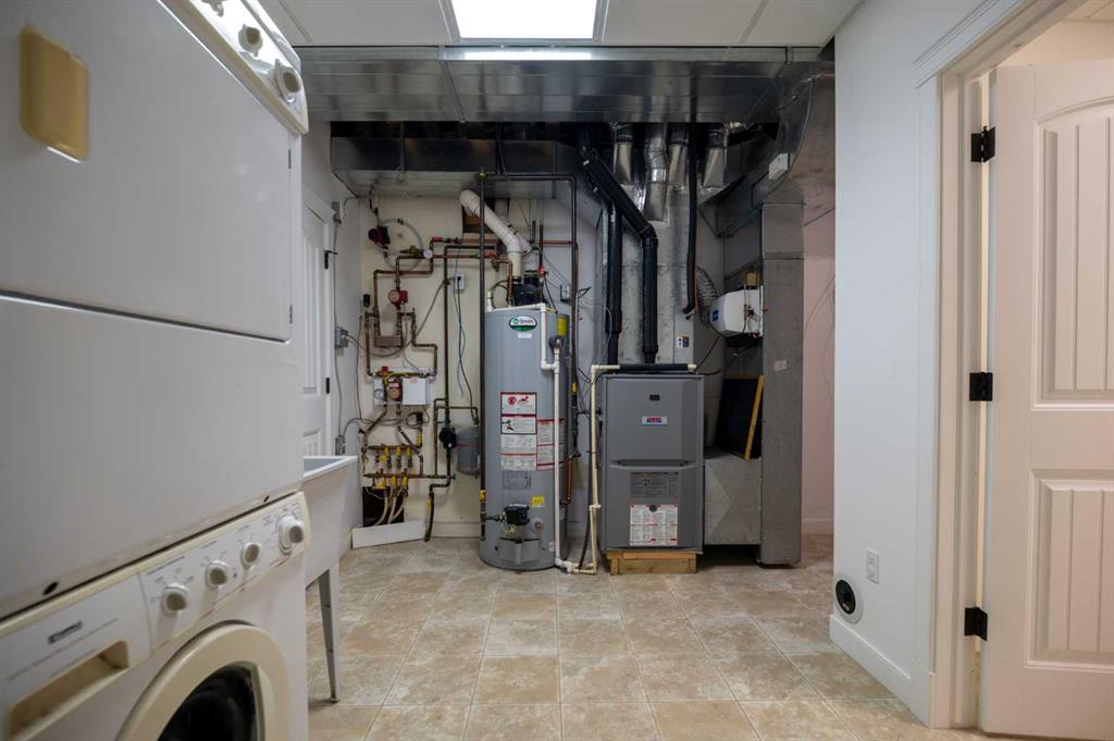 2812 45 Avenue Property Photo 31