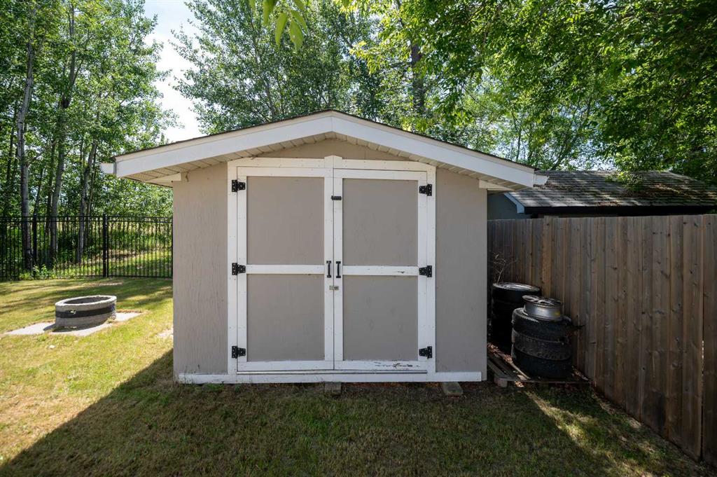 2812 45 Avenue Property Photo 38