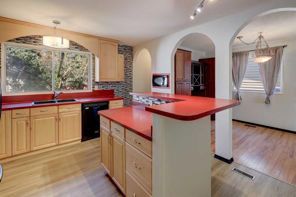 355 Pinewind Road Property Photo 8
