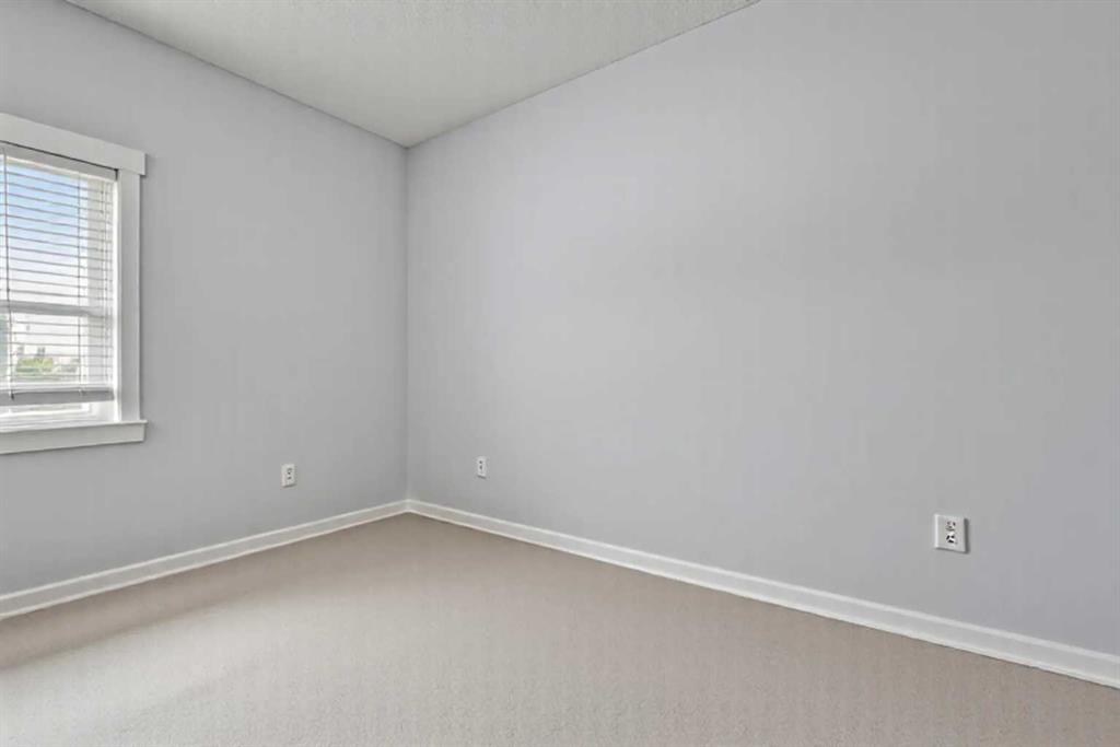 188 Panamount Manor Property Photo 11