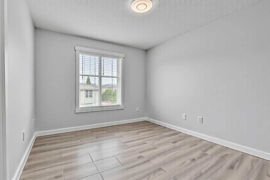 188 Panamount Manor Property Photo 13