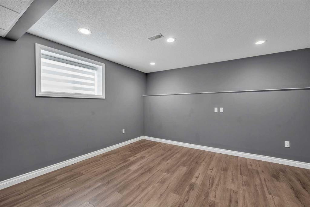 188 Panamount Manor Property Photo 18