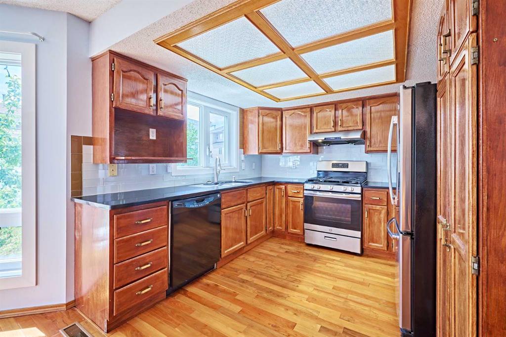 469 Hawkstone Drive Property Photo 11