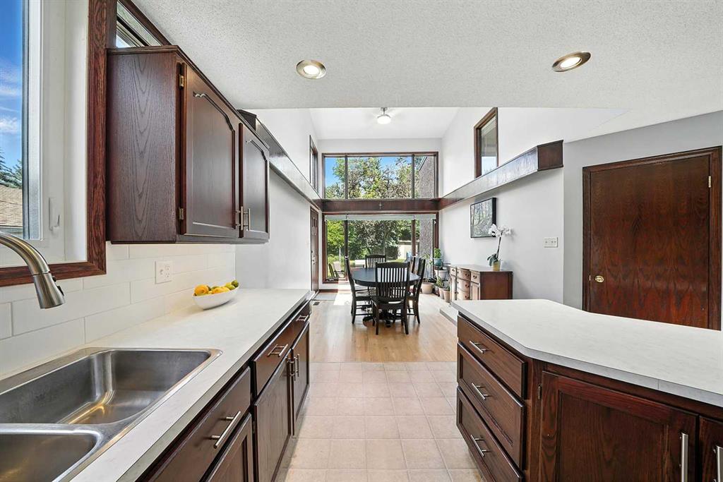 4758 56 Street Property Photo 8