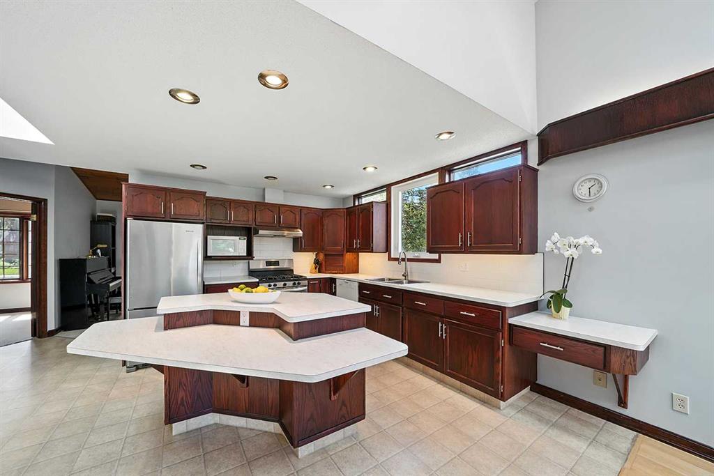 4758 56 Street Property Photo 11
