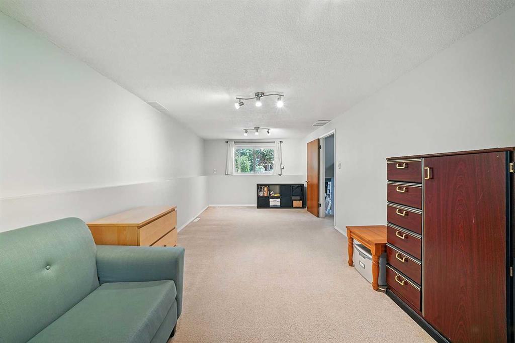 4758 56 Street Property Photo 17