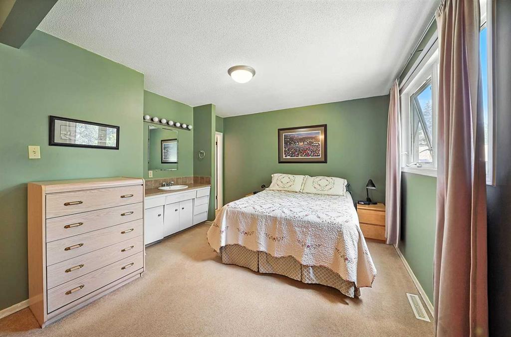 4758 56 Street Property Photo 18