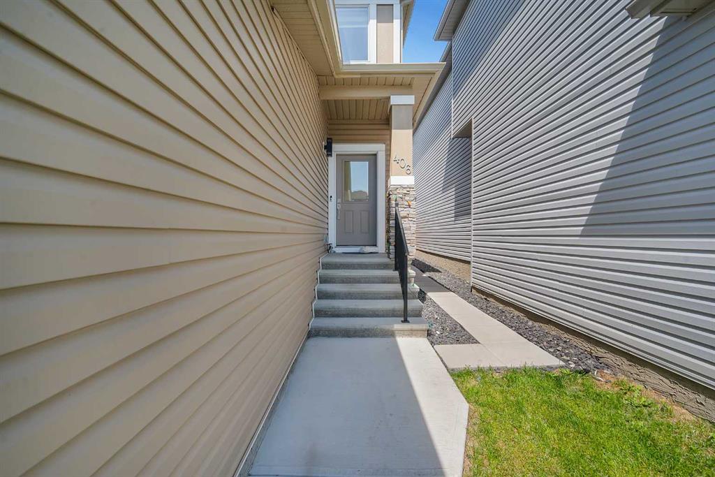 406 Corner Meadows Way Property Photo 3