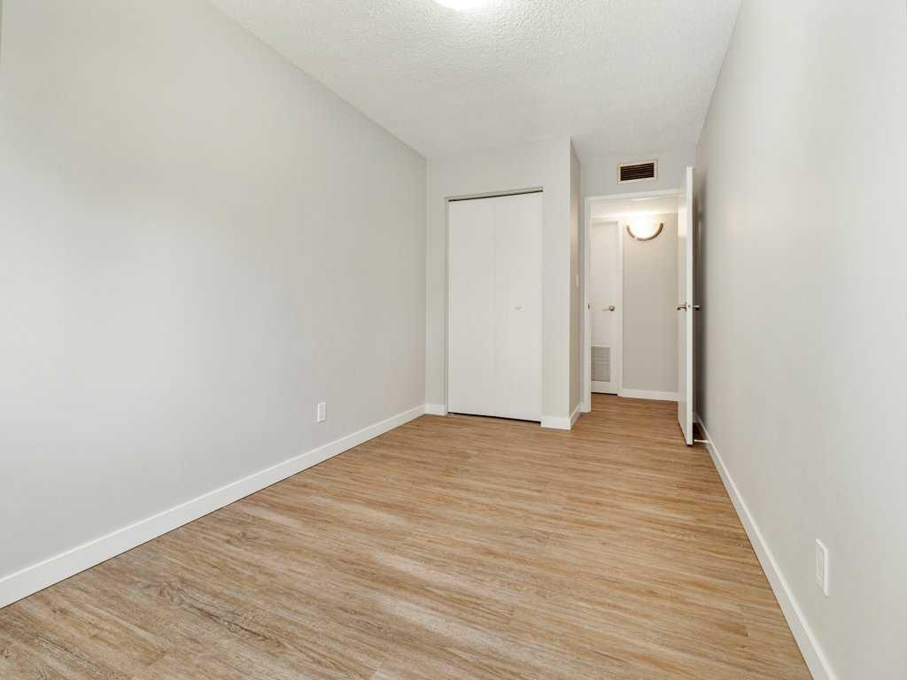 75 Temple Boulevard 202 Property Photo 25