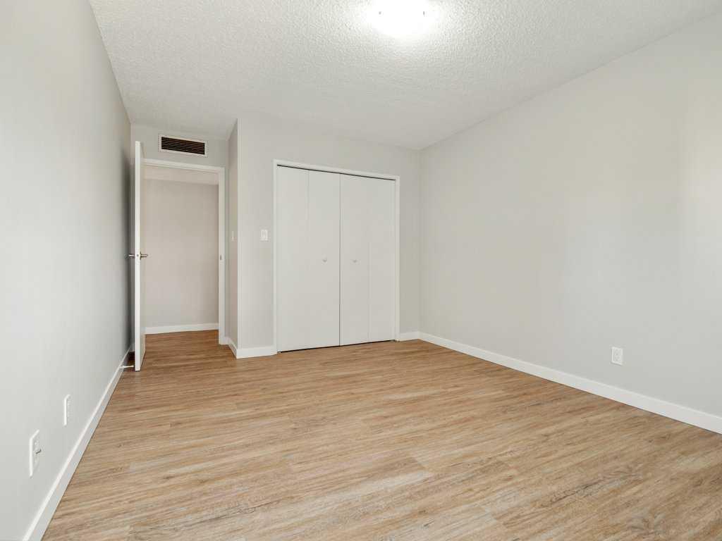 75 Temple Boulevard 202 Property Photo 28