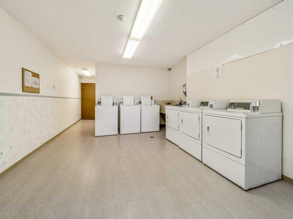 75 Temple Boulevard 202 Property Photo 38