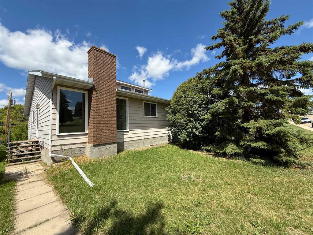 4206, 4208 44 Street Property Photo 1