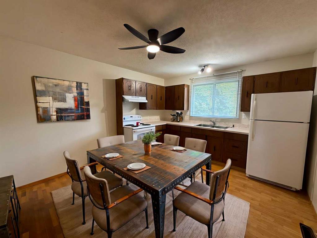 4206, 4208 44 Street Property Photo 5