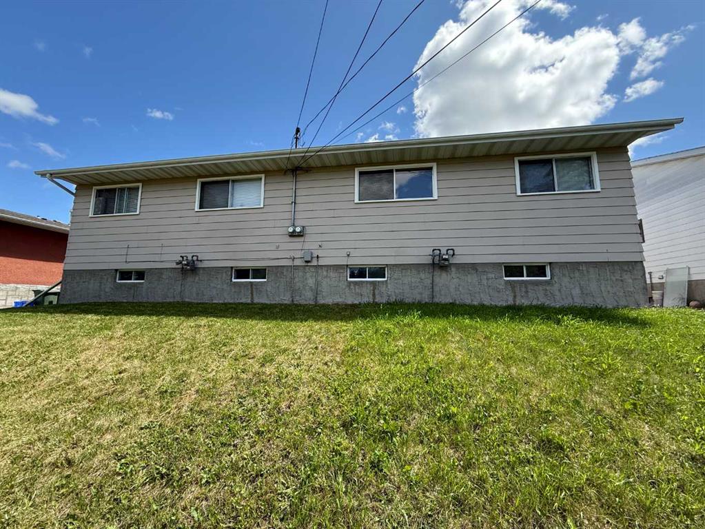 4206, 4208 44 Street Property Photo 13