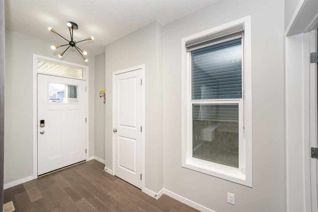 956 West Lakeview Drive Property Photo 5