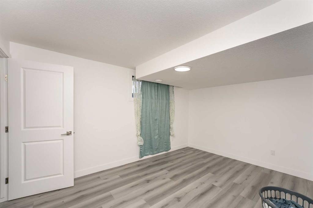956 West Lakeview Drive Property Photo 36