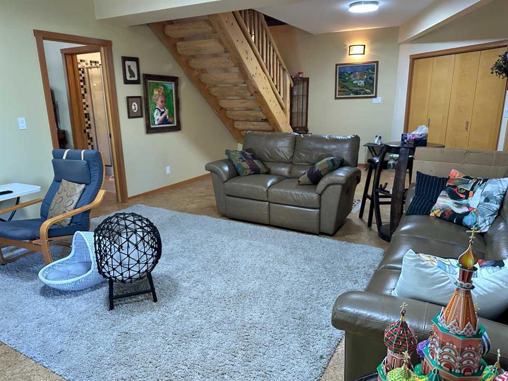 912 Wolverine Way Property Photo 25
