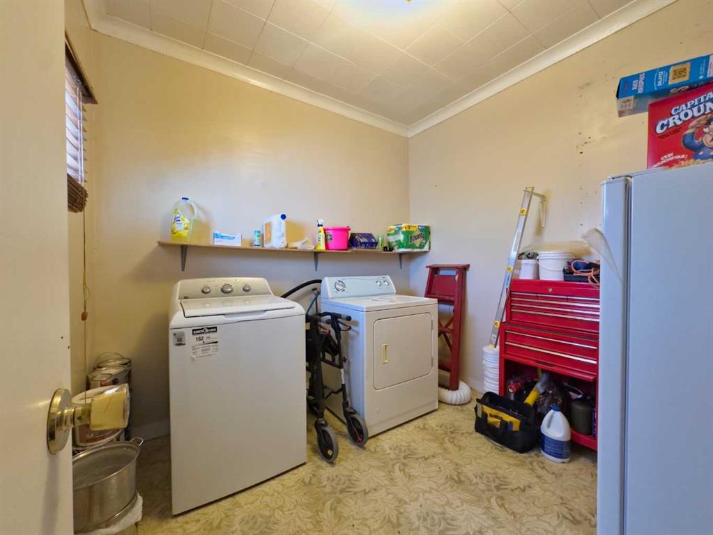 6754 17 Avenue Property Photo 10