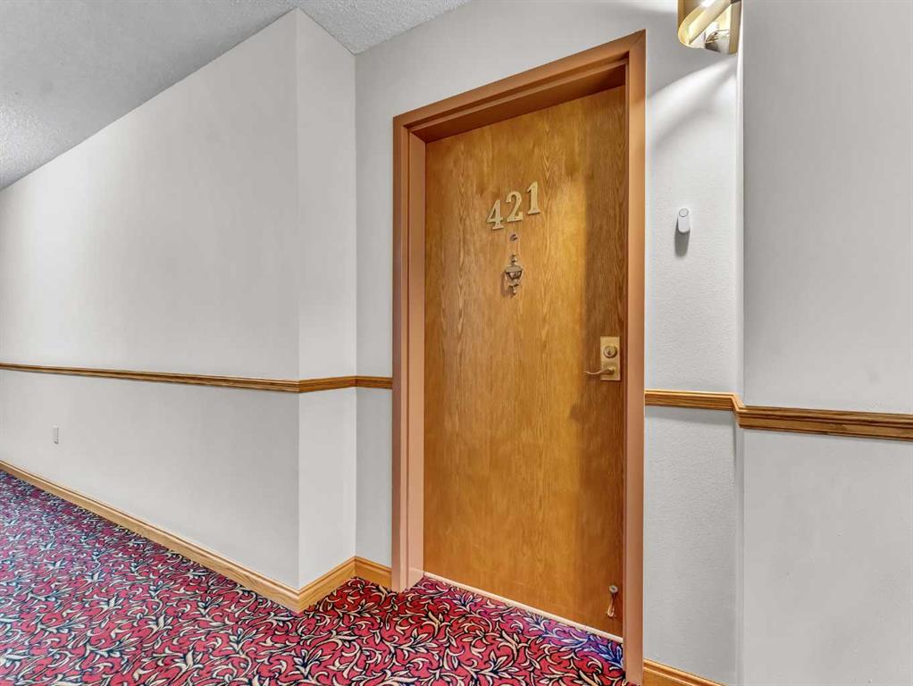 3021 13 Avenue 421 Property Photo 2