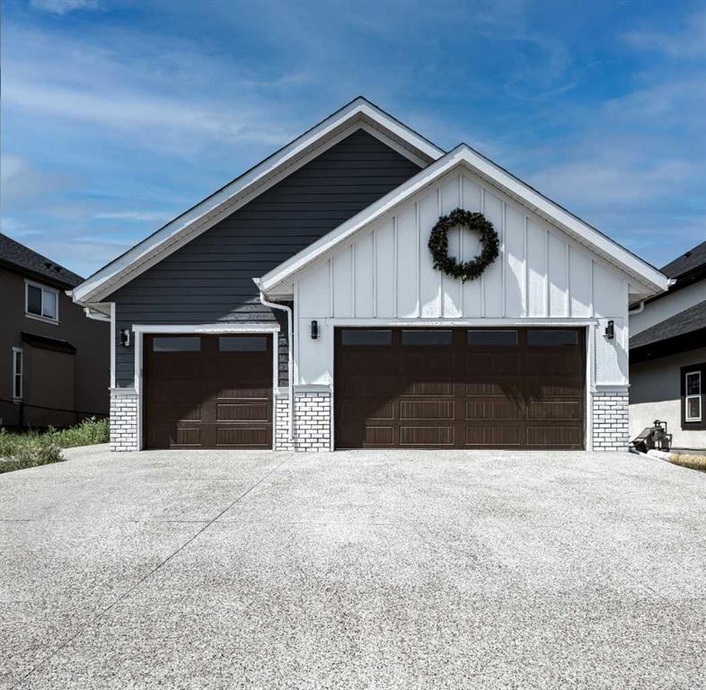 689 Muirfield Crescent Property Photo 3
