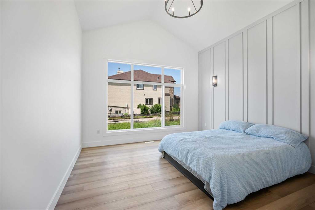 689 Muirfield Crescent Property Photo 19