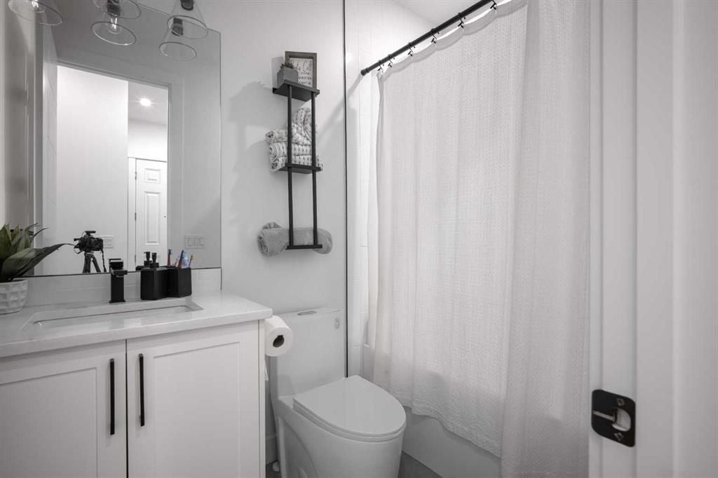 689 Muirfield Crescent Property Photo 42