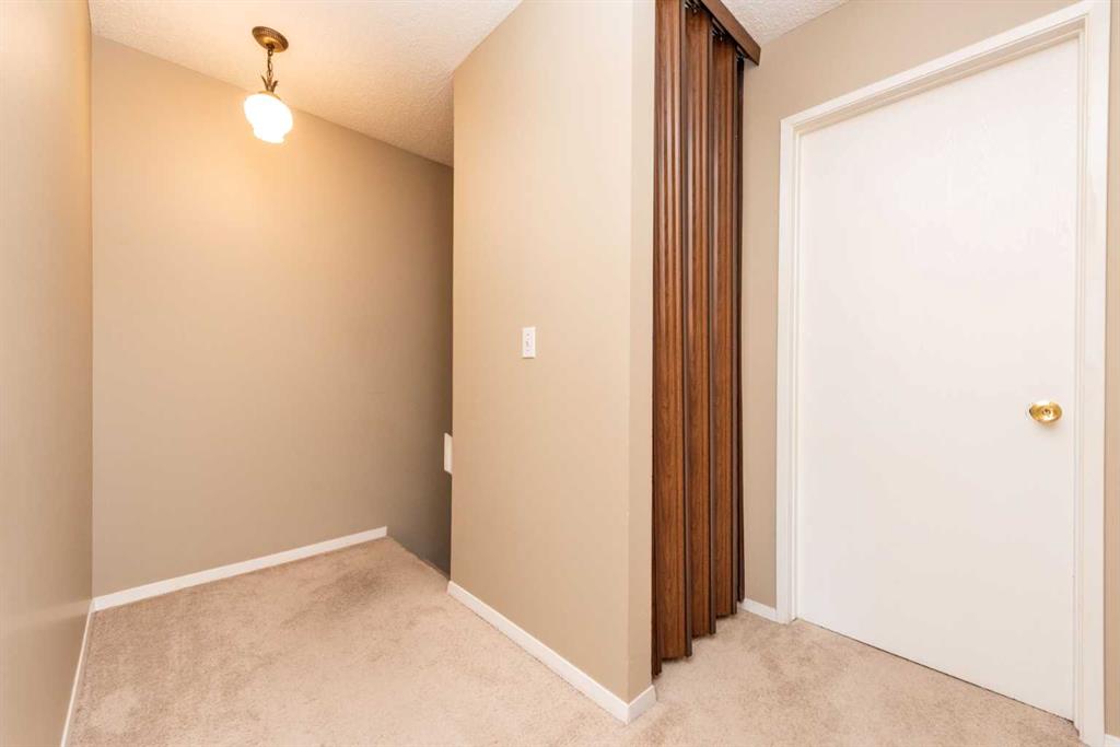 4940 39 Avenue 80 Property Photo 15
