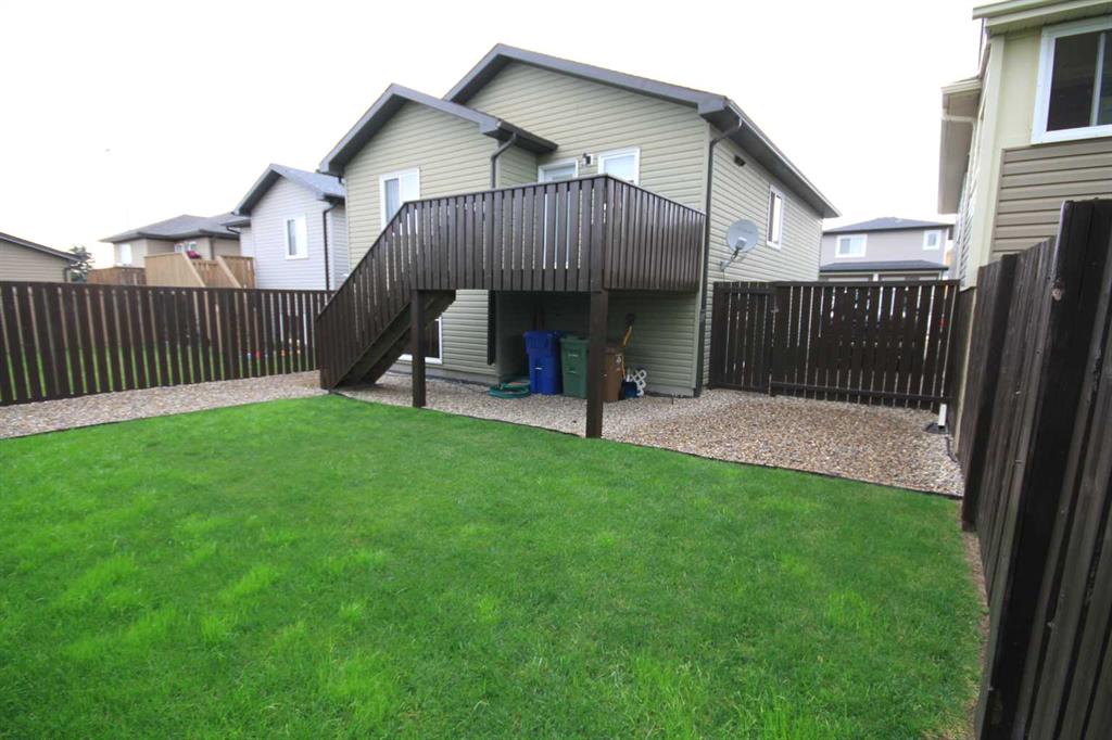 5609 43 Street H Property Photo 3