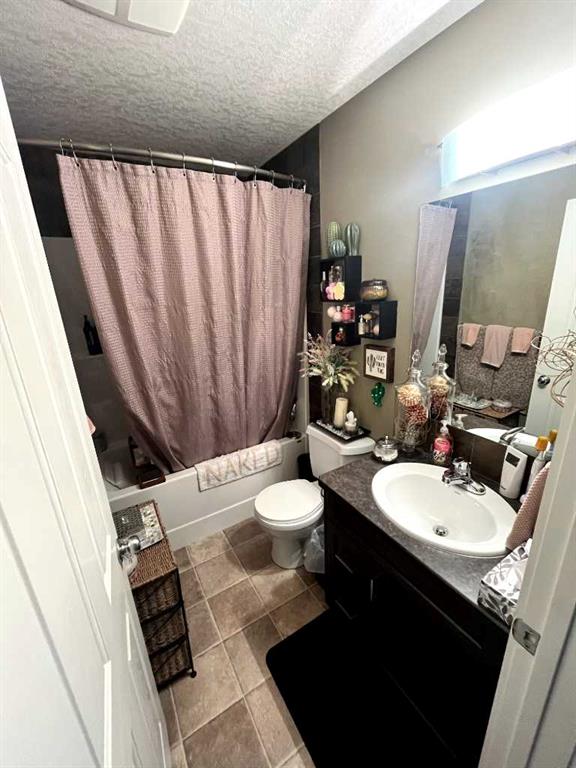 5609 43 Street H Property Photo 13