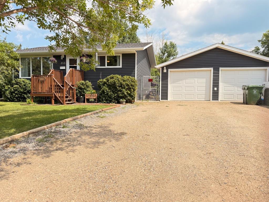 213 3 Street Property Photo 1