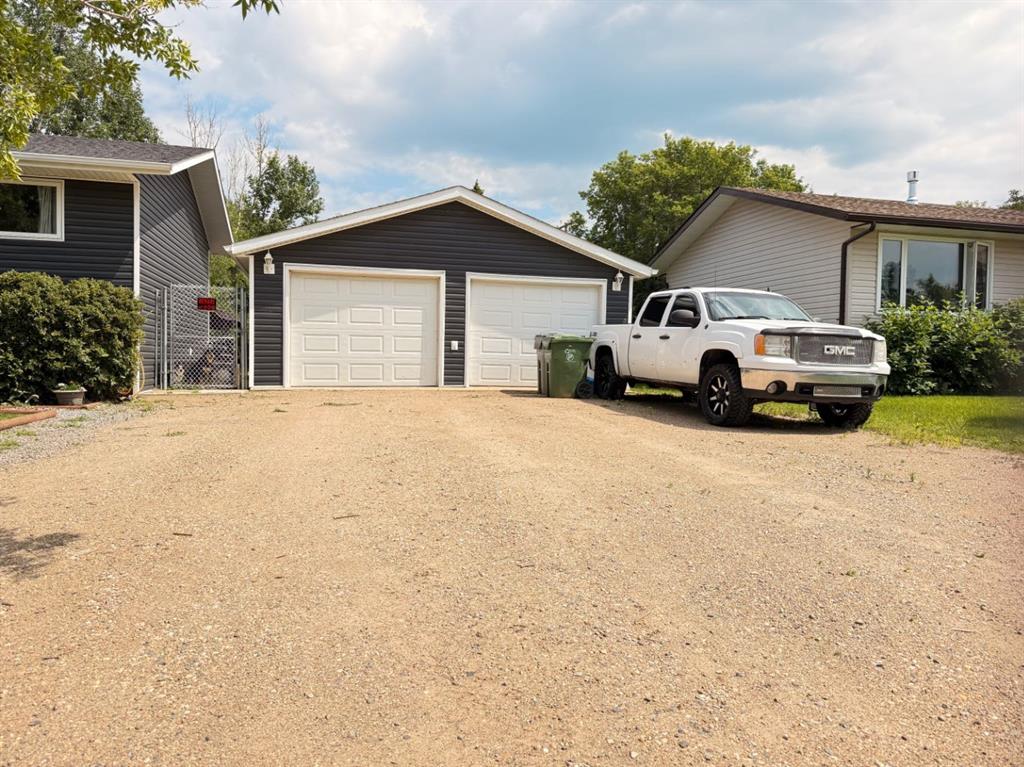 213 3 Street Property Photo 6