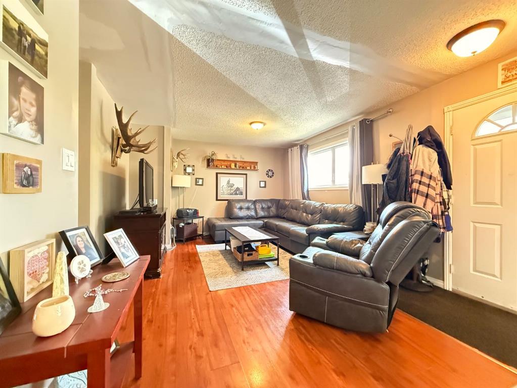 213 3 Street Property Photo 9