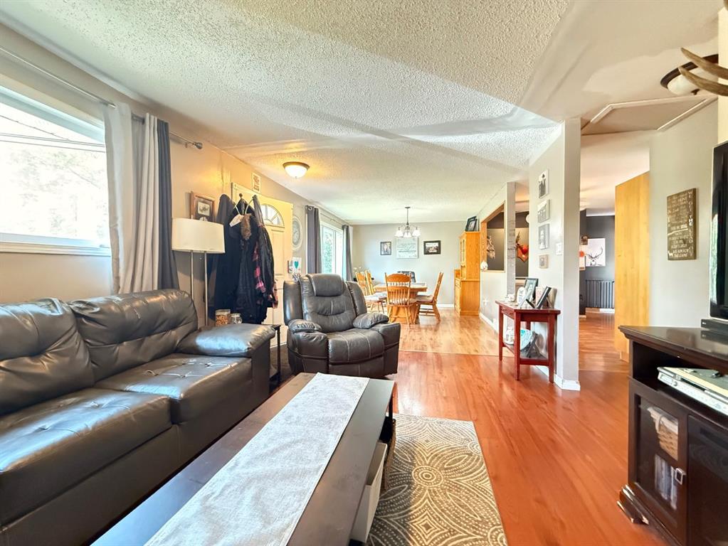 213 3 Street Property Photo 11