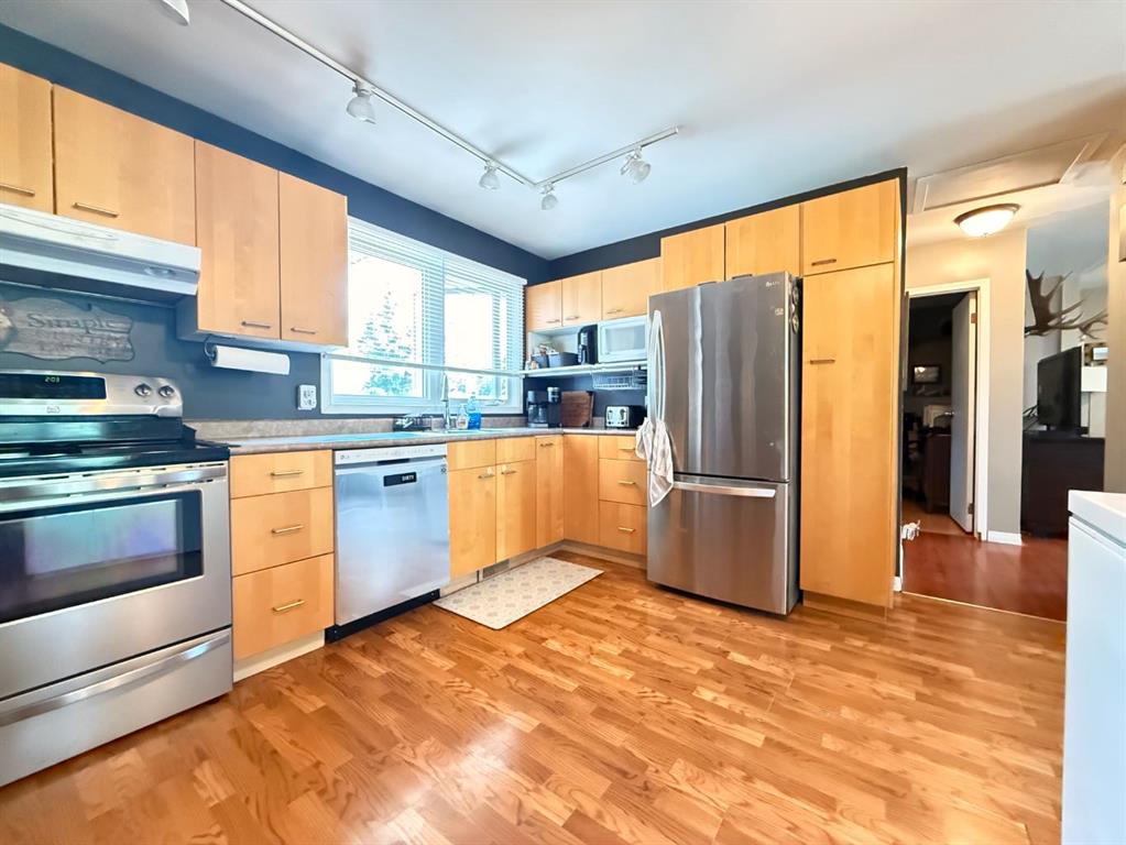 213 3 Street Property Photo 13