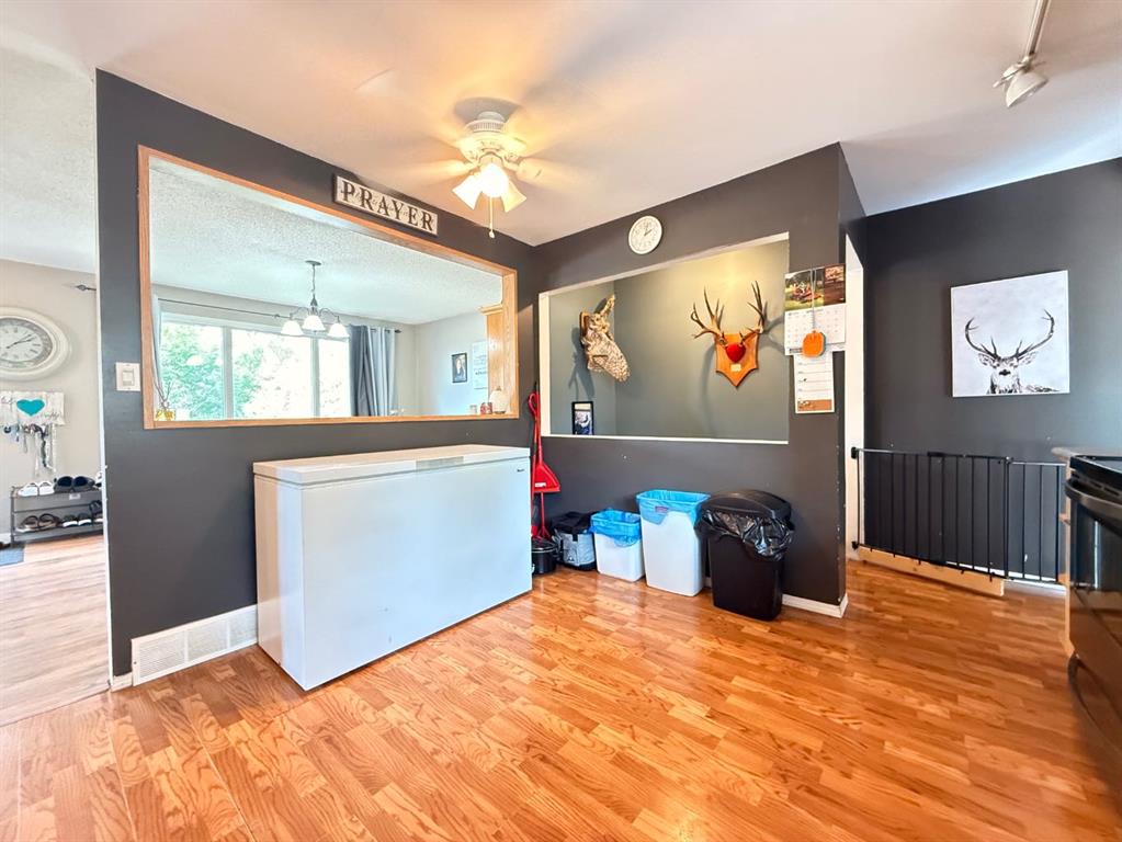 213 3 Street Property Photo 15