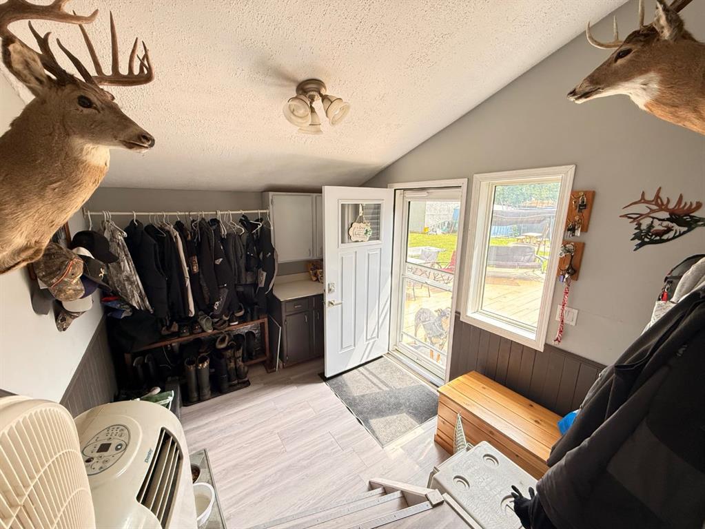 213 3 Street Property Photo 18