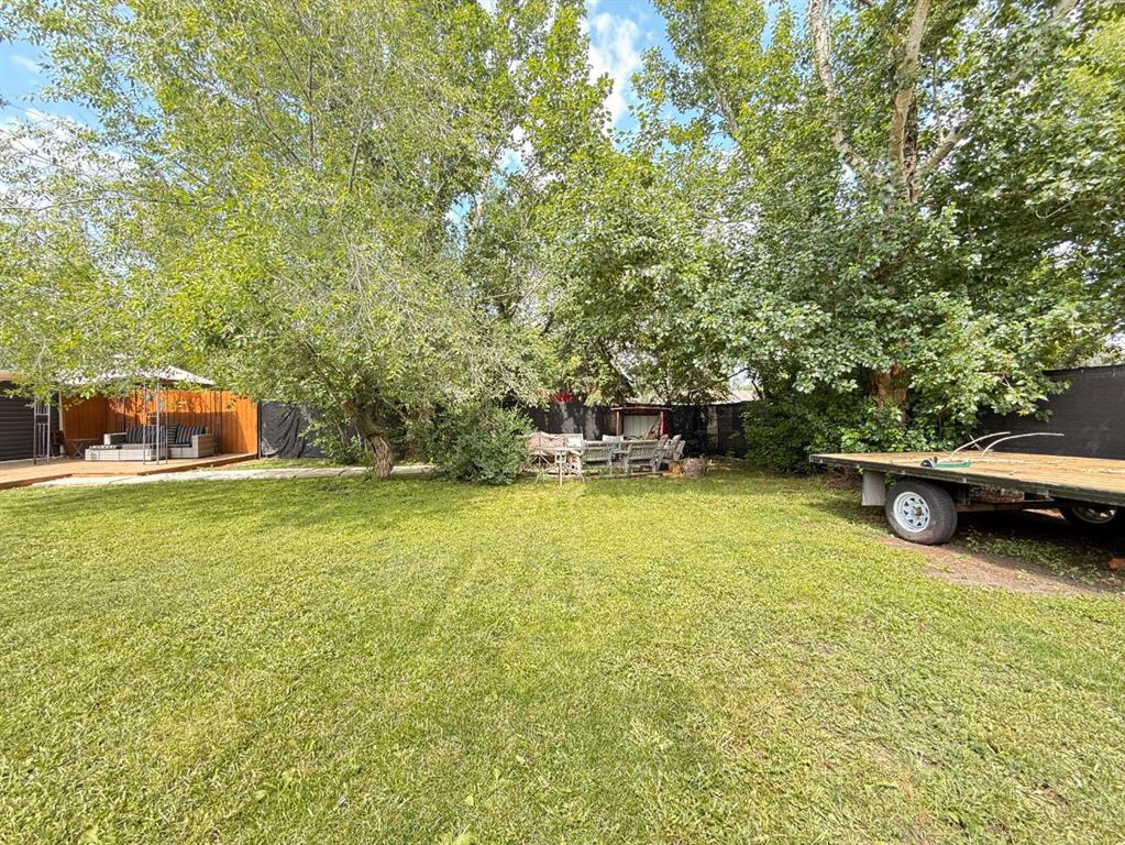 213 3 Street Property Photo 35
