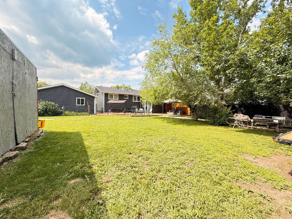 213 3 Street Property Photo 36