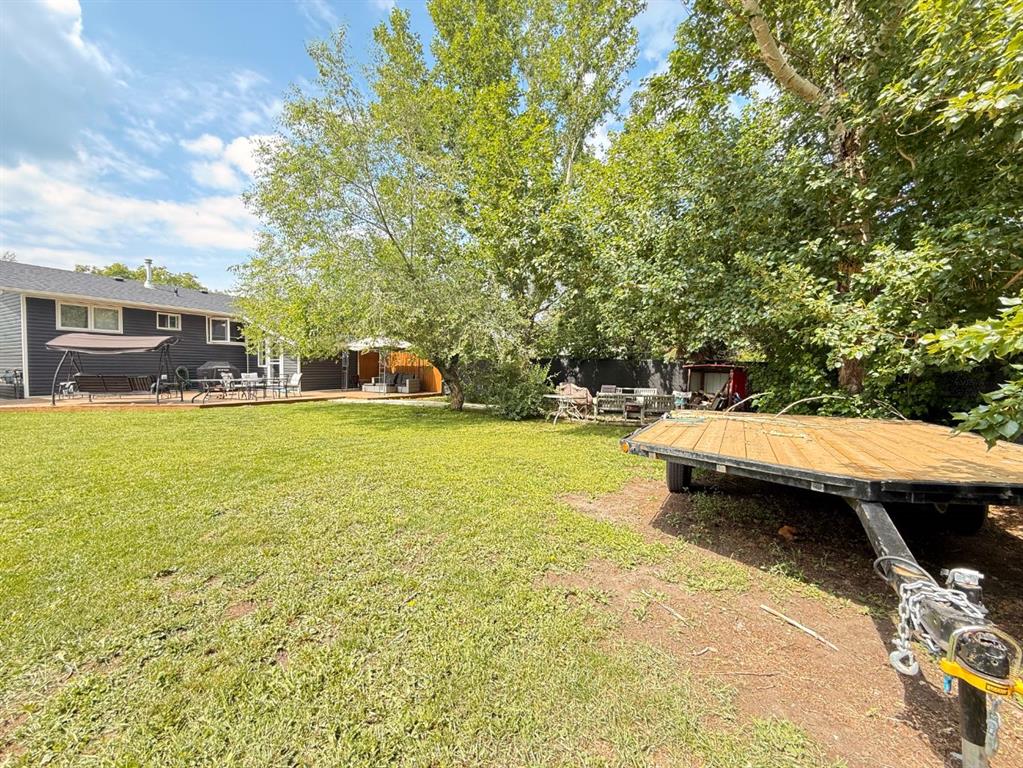 213 3 Street Property Photo 37