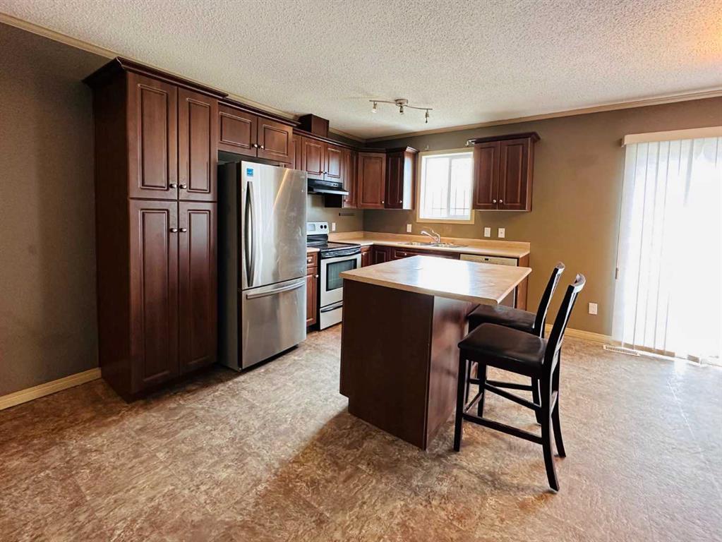 502 1 Street 303 Property Photo 2