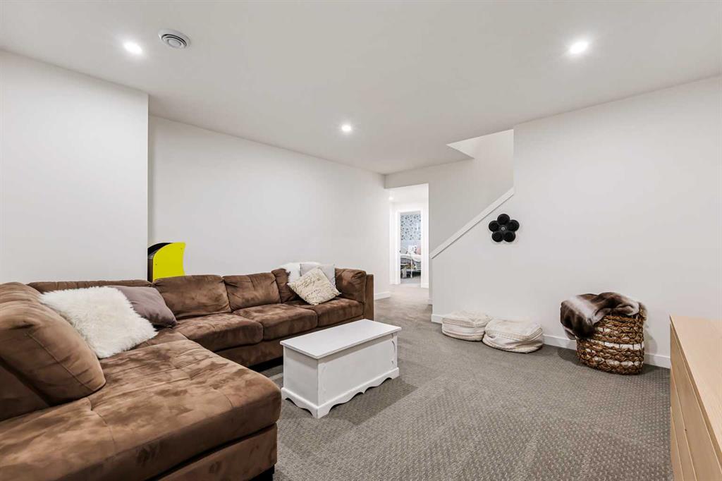 228 Marina Grove Property Photo 31