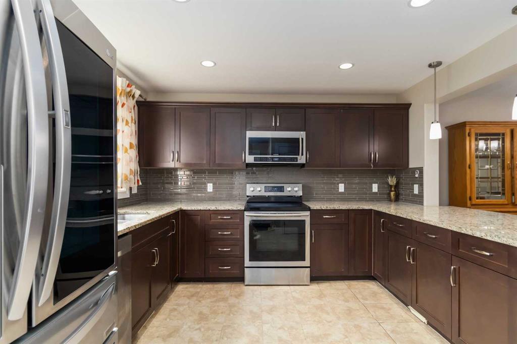 240 Comeau Crescent Property Photo 11