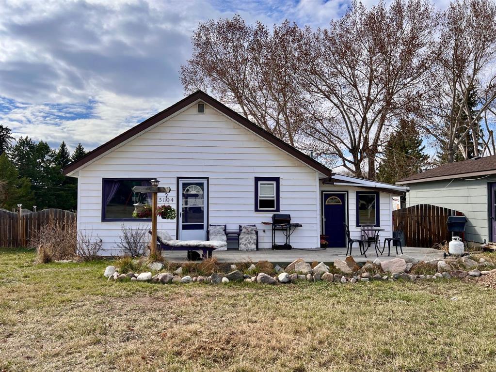 5104 51 Street Property Photo 1