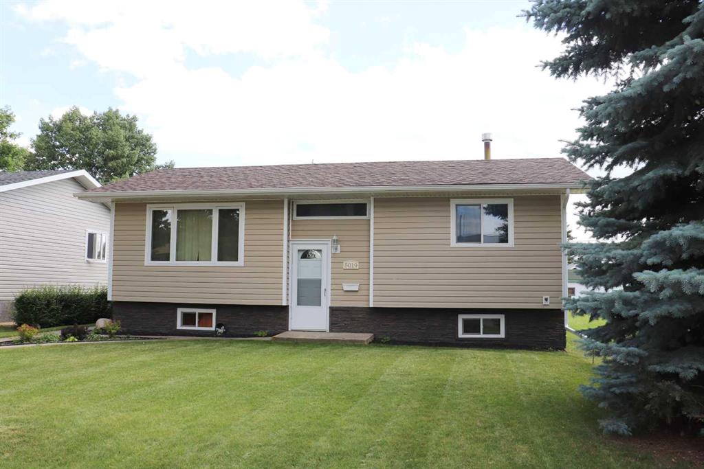 5019 60 Avenue Property Photo 1